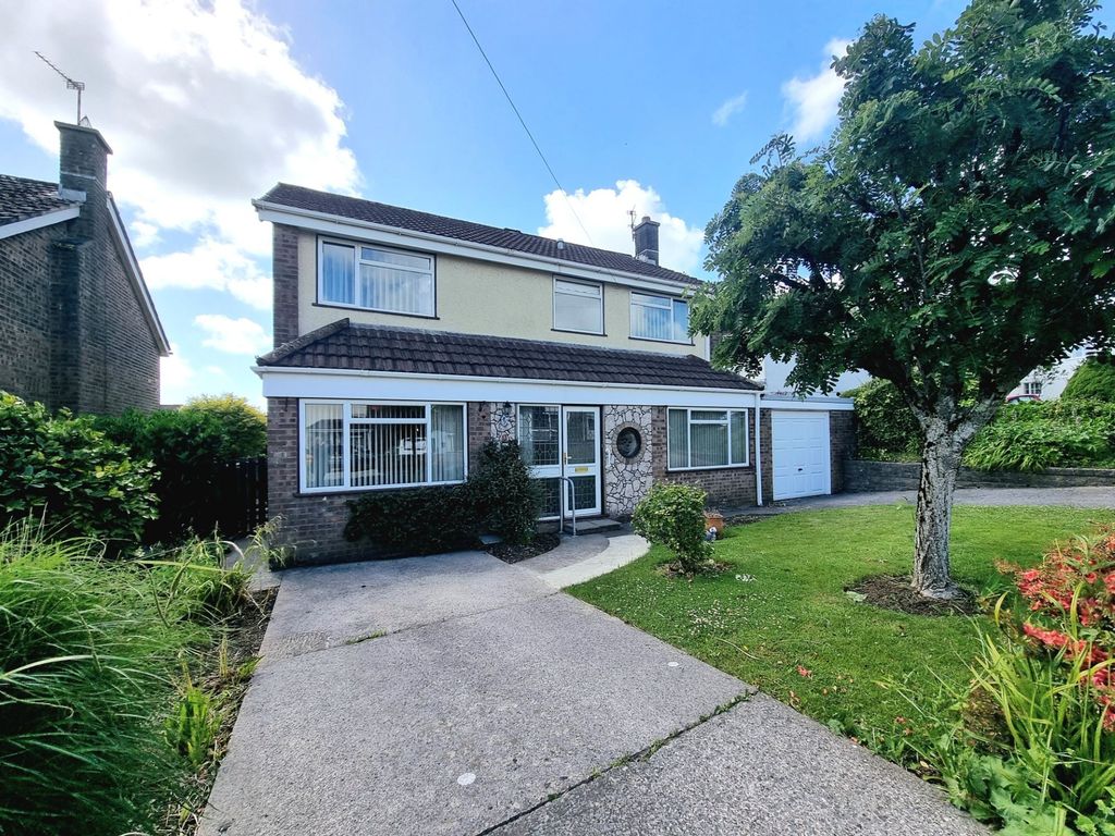 Property photo 1 of 43