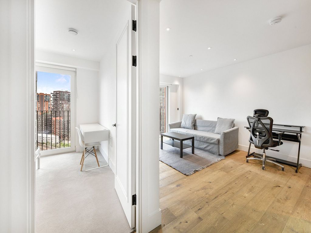 Property photo 3 of 16 Exchange Gardens