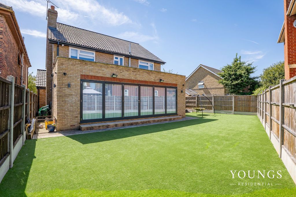Property photo 2 of 33
