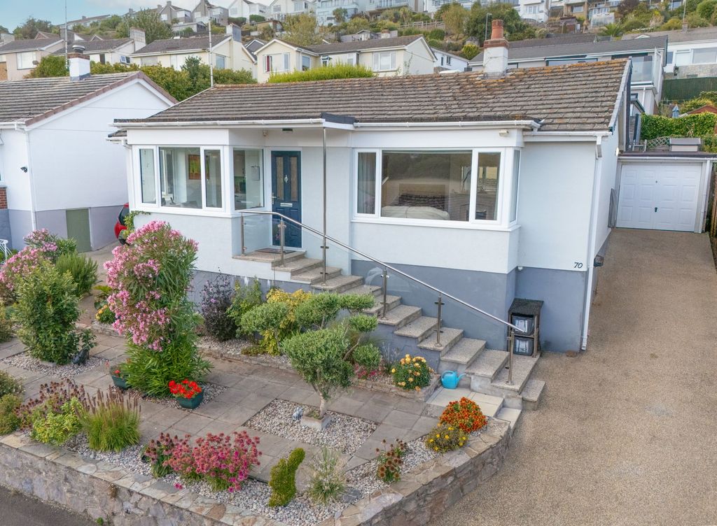 Property photo 1 of 28
