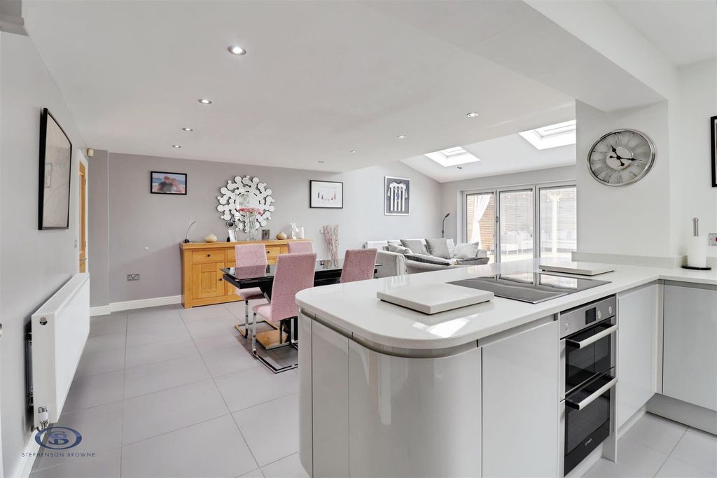 Property photo 3 of 27 8c8E5347-Img_2708-Img_2710.Jpg