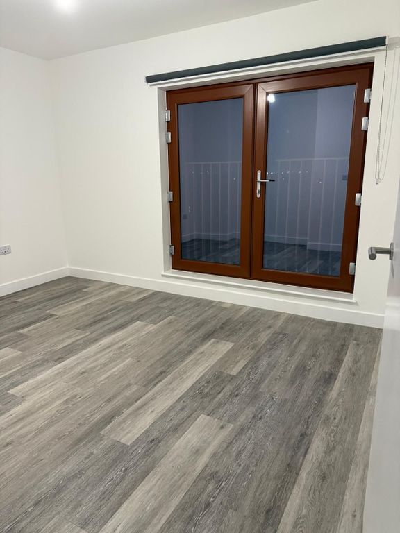 Property photo 1 of 5 Double Room To Let With Family Close To Seven King Station Â£500