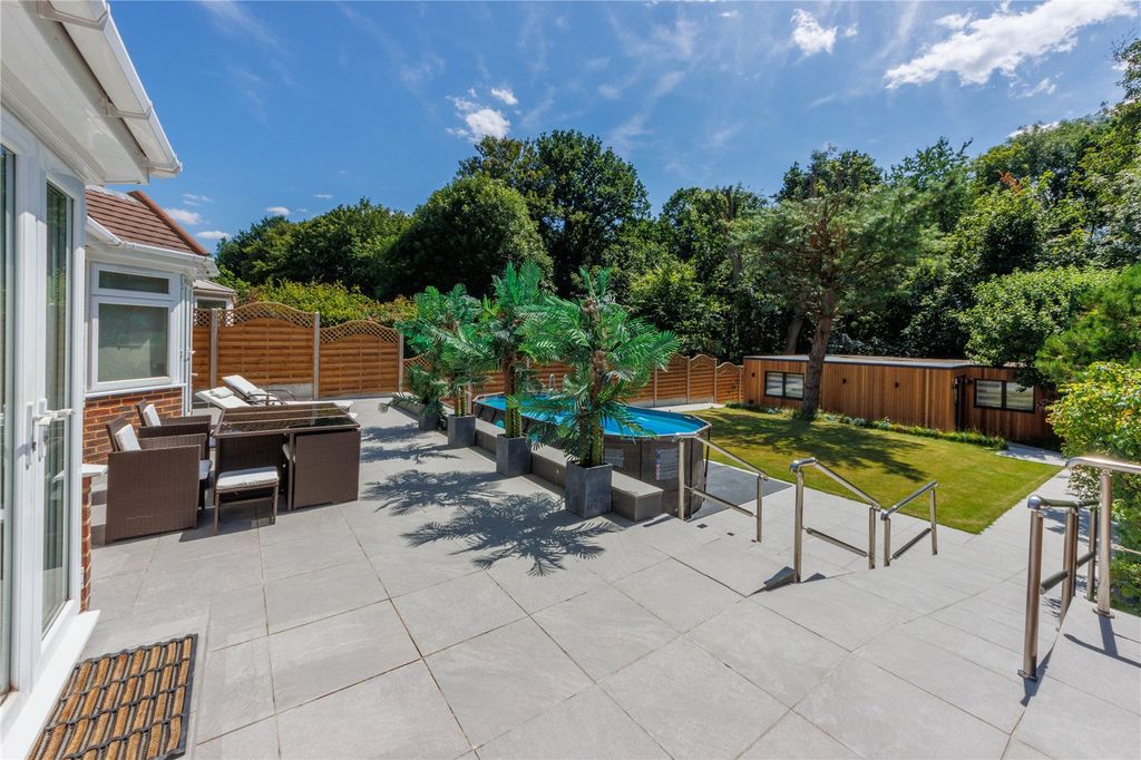 Property photo 2 of 38 Picture No. 31
