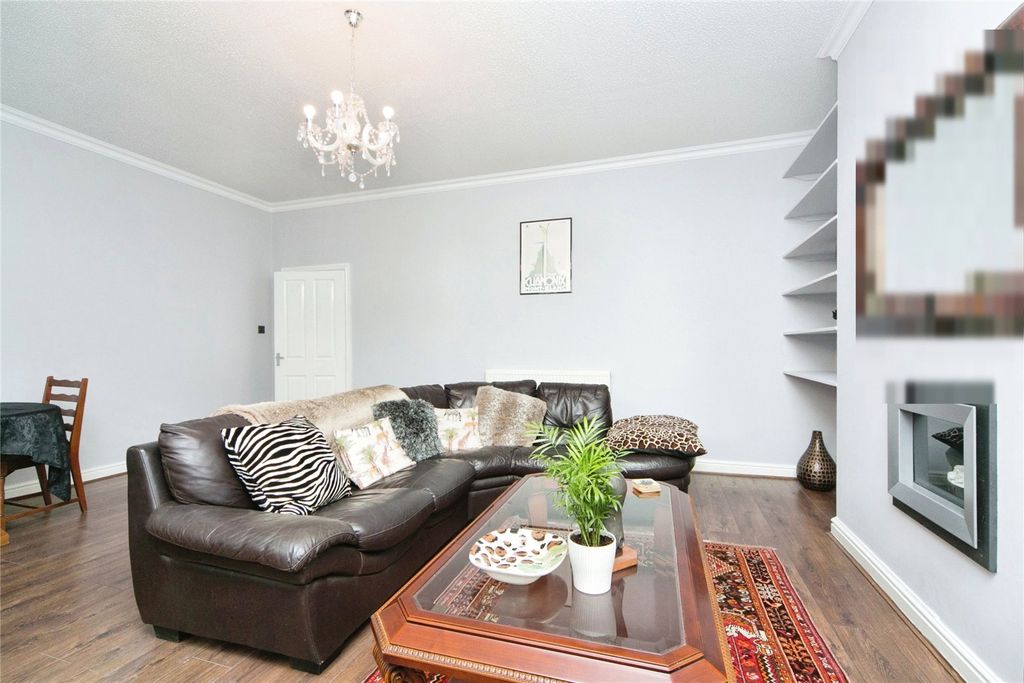 Property photo 2 of 17 Picture No. 31