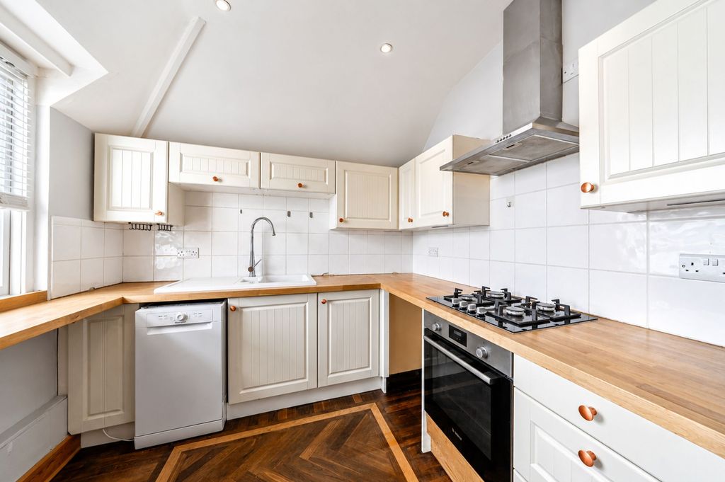 Property photo 2 of 20 Kitchen