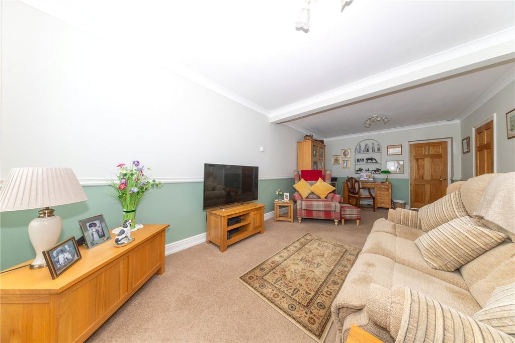 Property photo 3 of 21 Picture No. 18