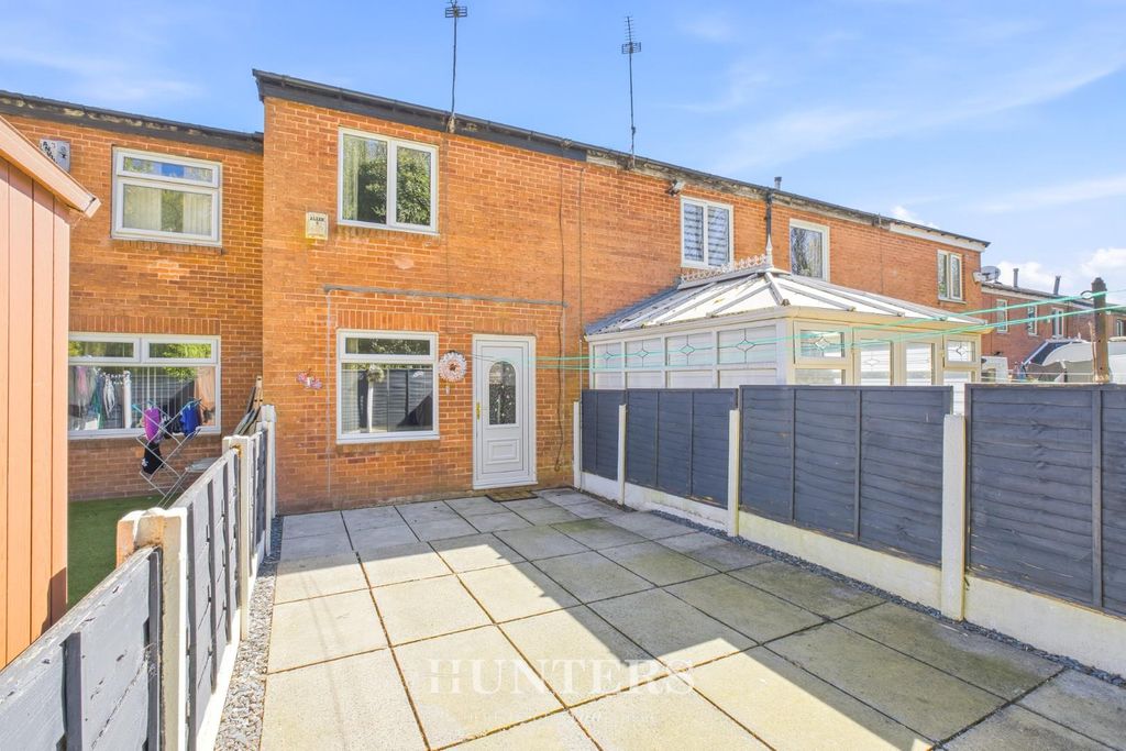 Property photo 3 of 18 Littlehills Close (17).Jpg