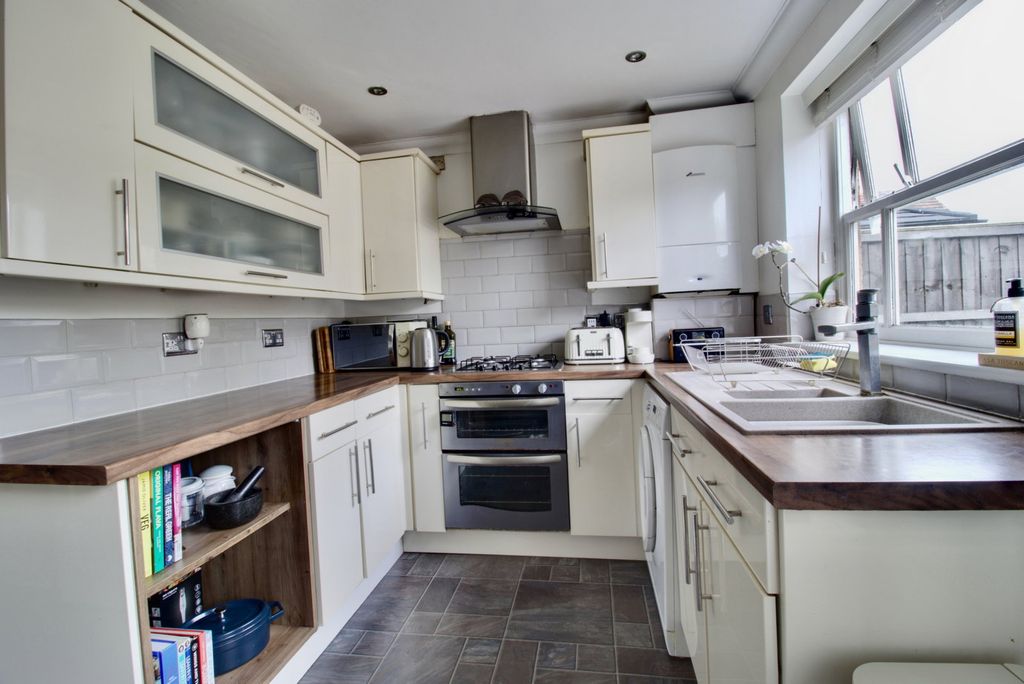 Property photo 3 of 22