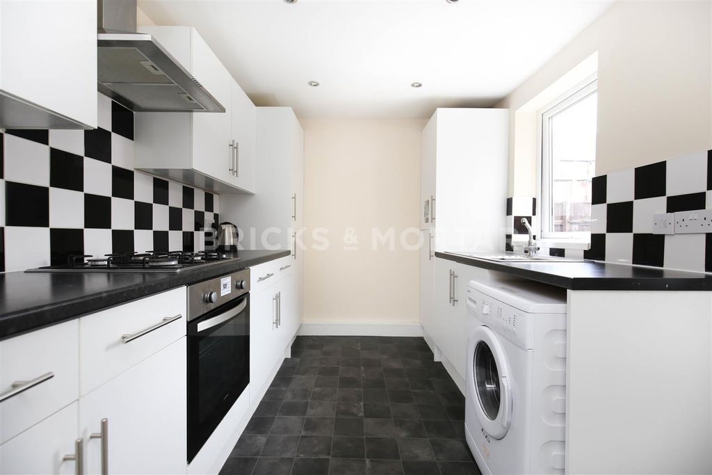 Property photo 1 of 6 Clmqdsjsy9Le4Zpqo2_Nk-Tvqmm.Jpg