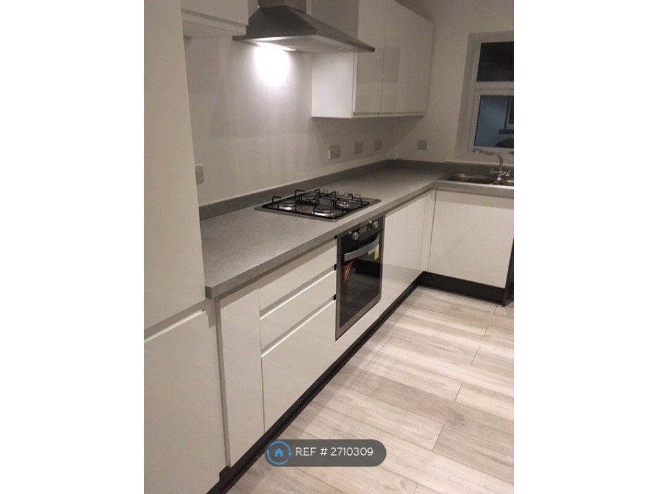 Property photo 2 of 8 Kitchen