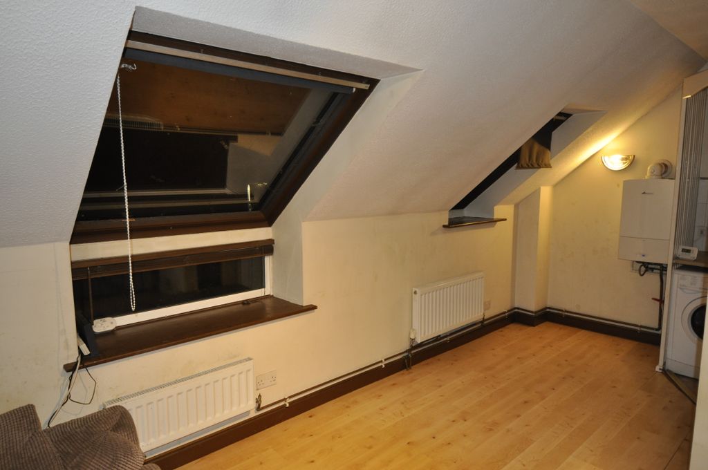 Property photo 3 of 10 Lounge