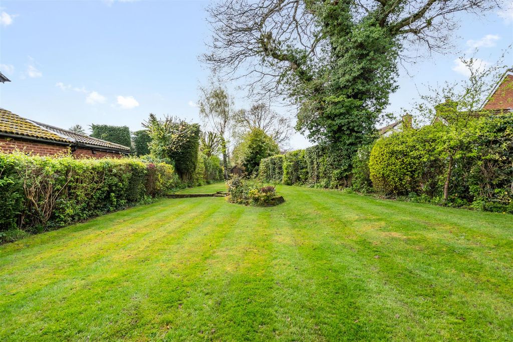 Property photo 2 of 27 2 Kettlebrook Road_16.Jpg