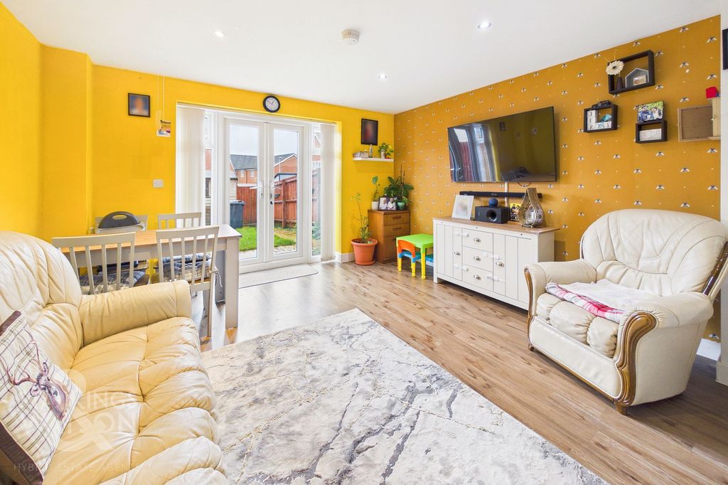 Property photo 2 of 20