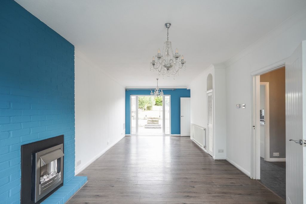 Property photo 2 of 25 2184523