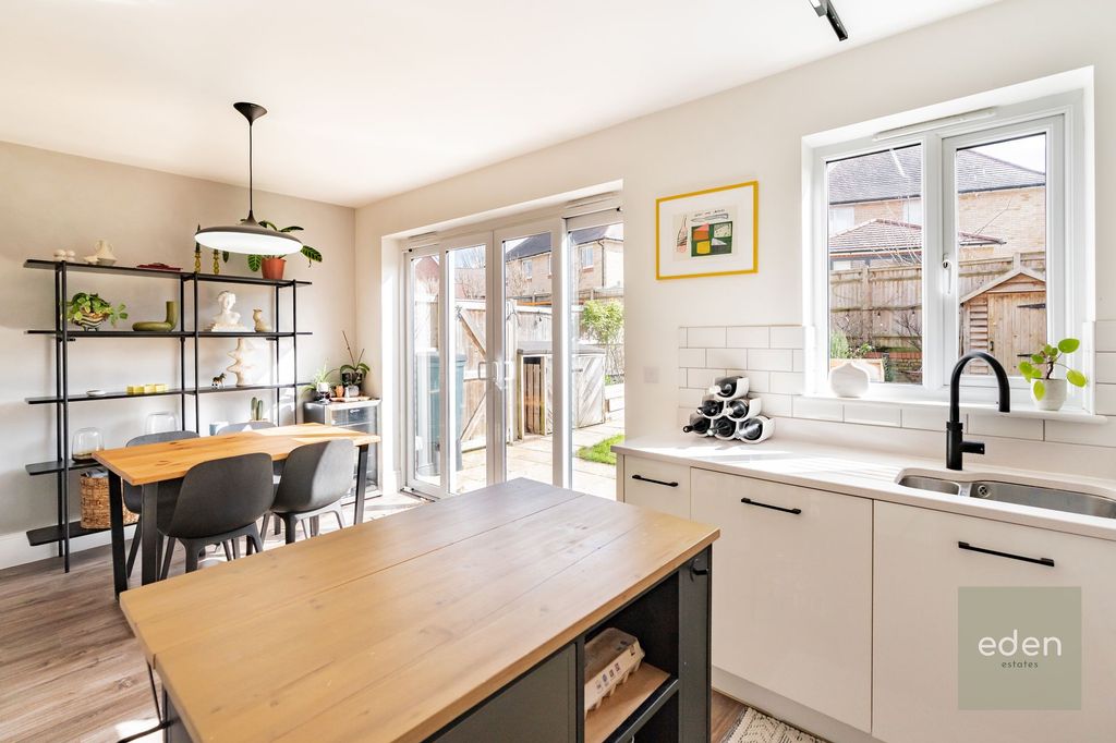 Property photo 3 of 29