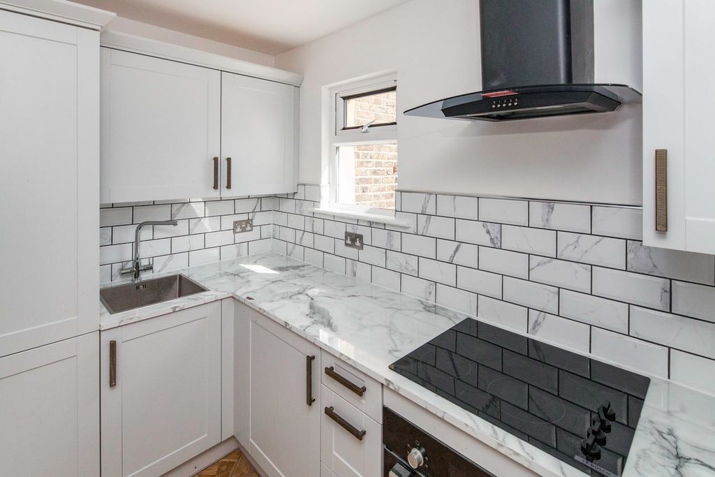 Property photo 3 of 10 3d685443-9B52-F11...