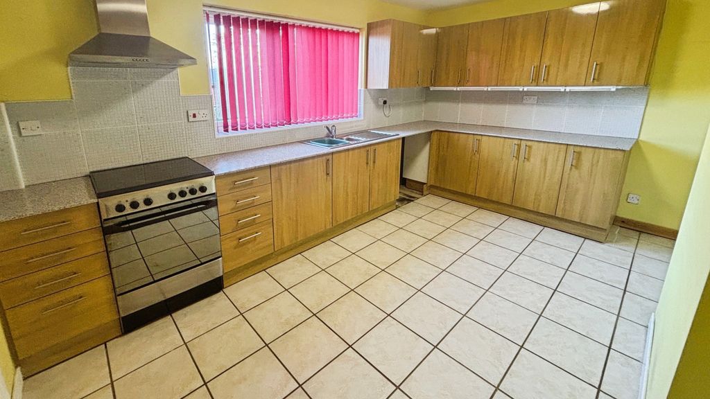 Property photo 2 of 13 Kitchen Diner