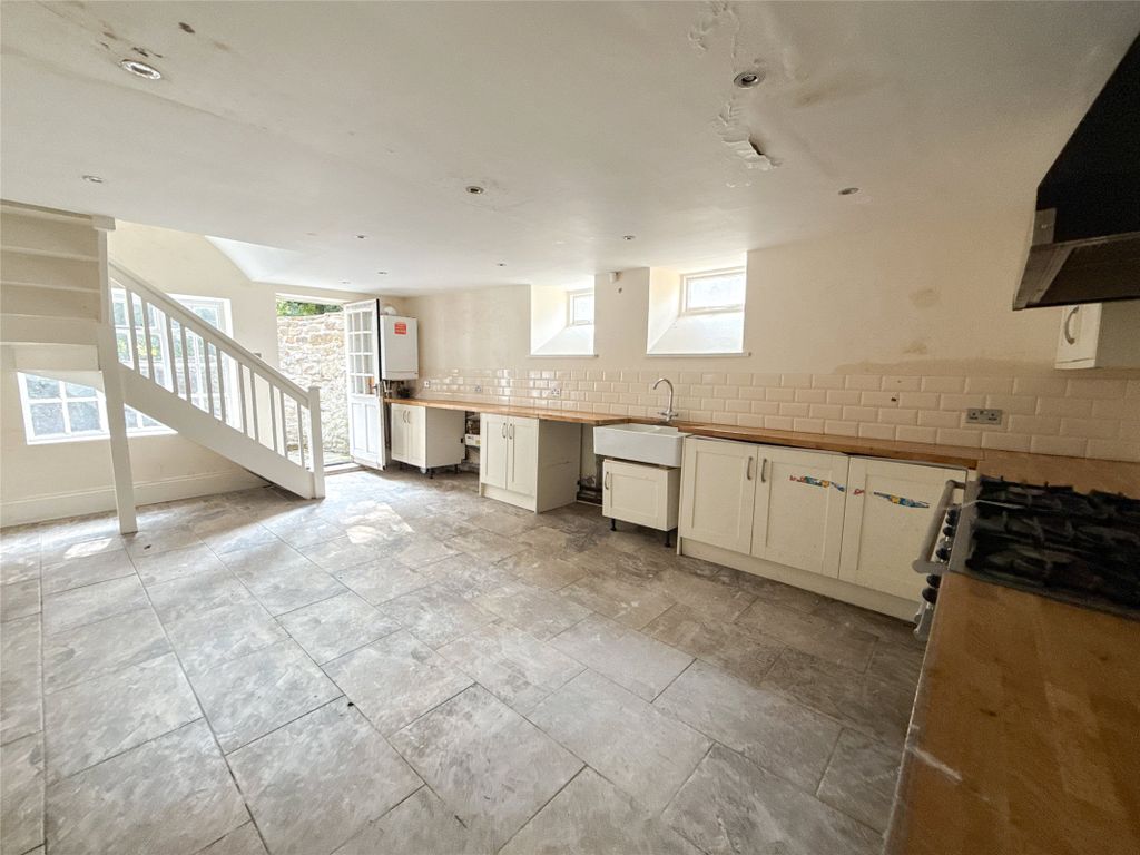 Property photo 2 of 30 Dining Kitchen
