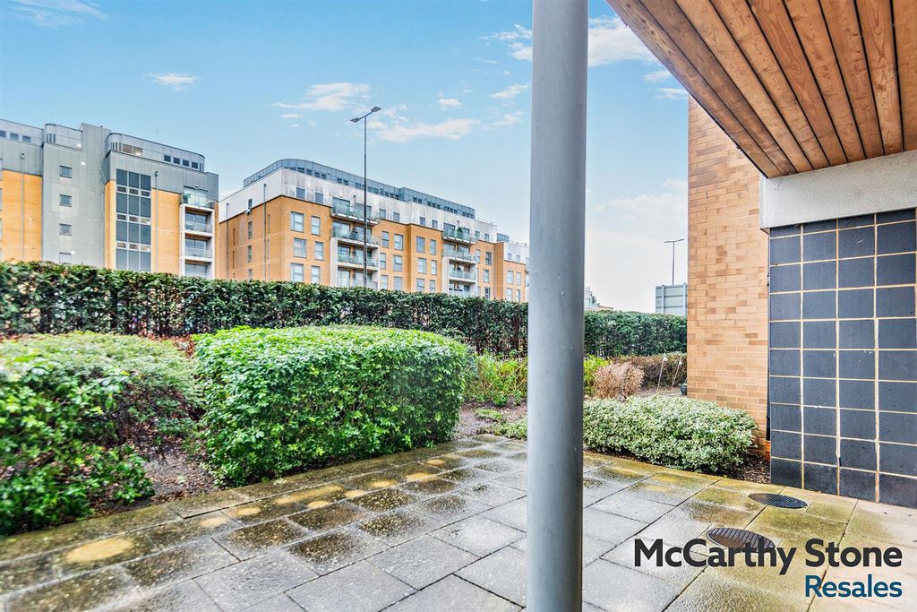 Property photo 1 of 19 8676281-Exterior01-800.Jpg