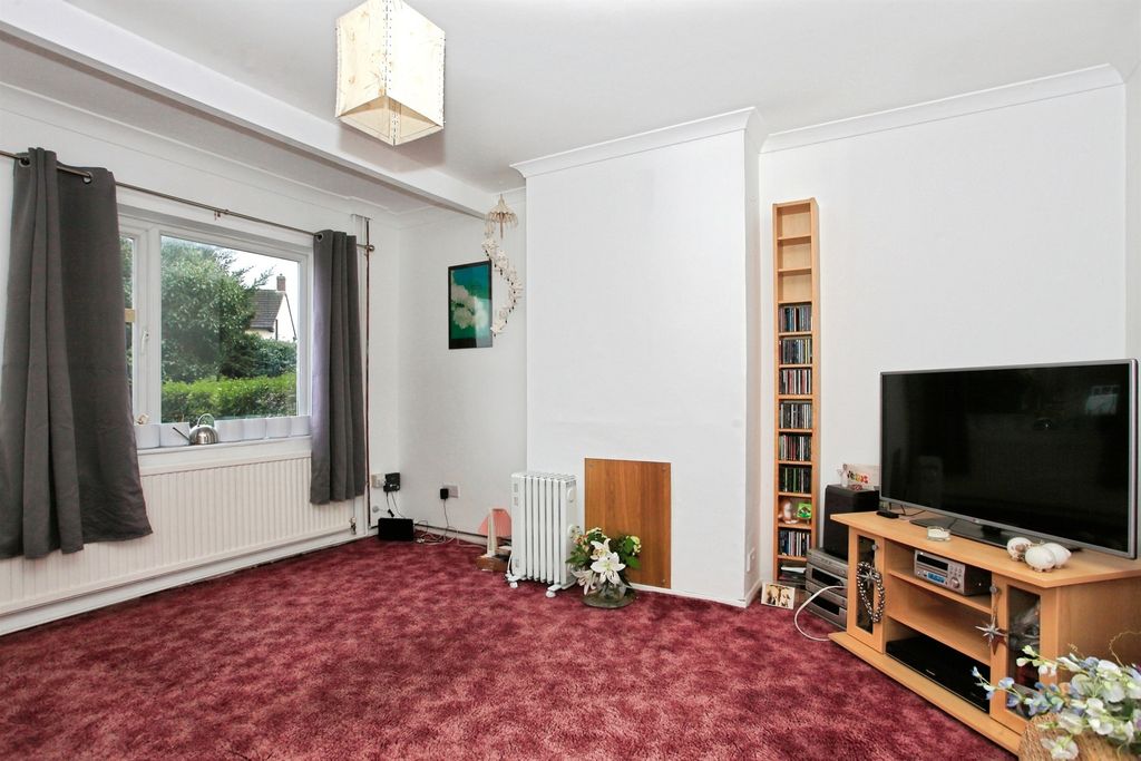 Property photo 3 of 8