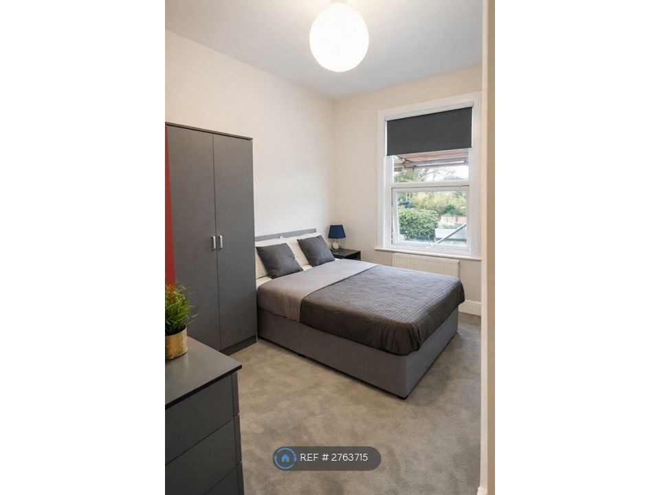Property photo 2 of 13 Room 5