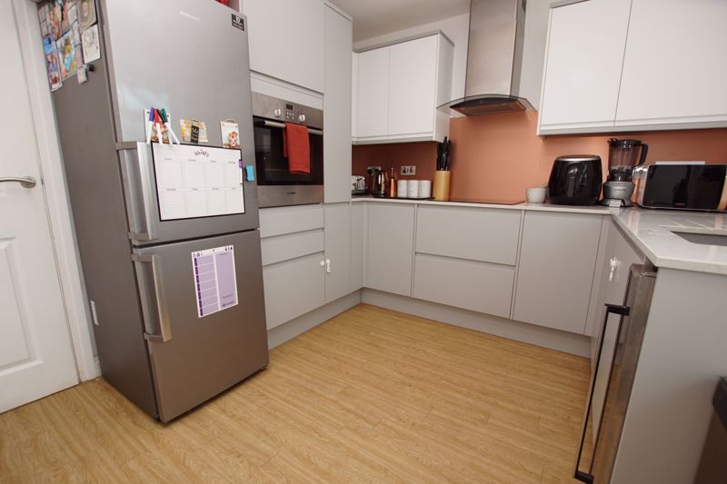 Property photo 3 of 17 Kitchen