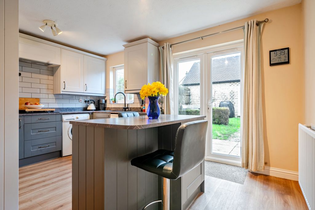 Property photo 3 of 18 1407587-16-698c583B91Cca