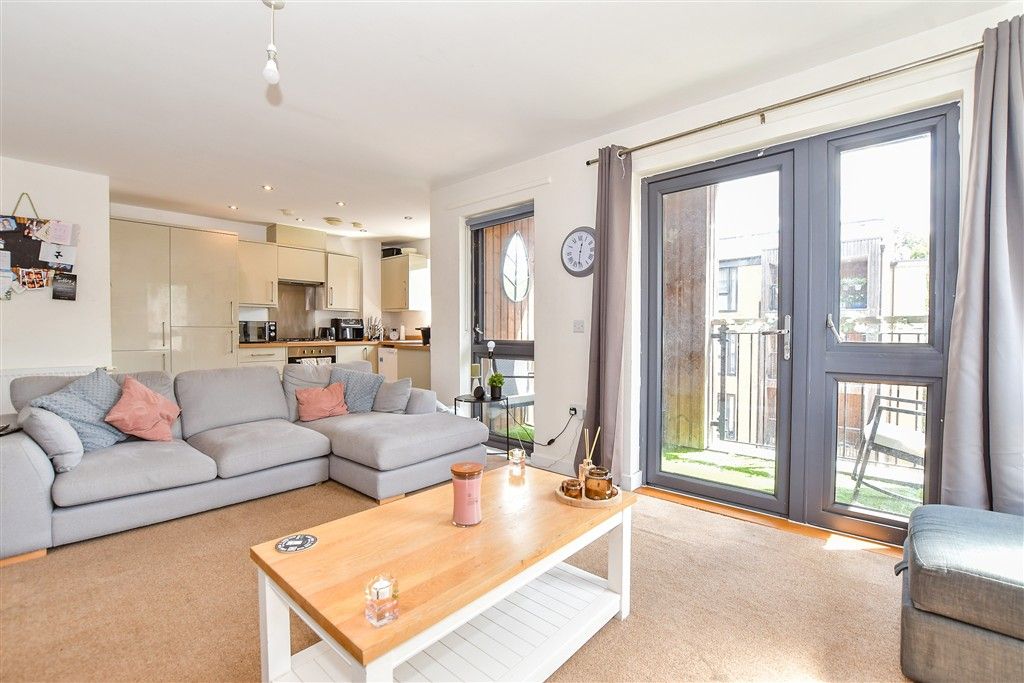 Property photo 1 of 11 Lounge/ Diner/ Kitchen