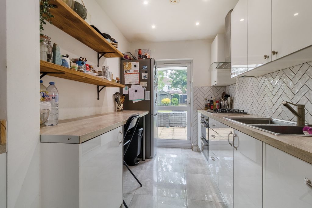 Property photo 2 of 20