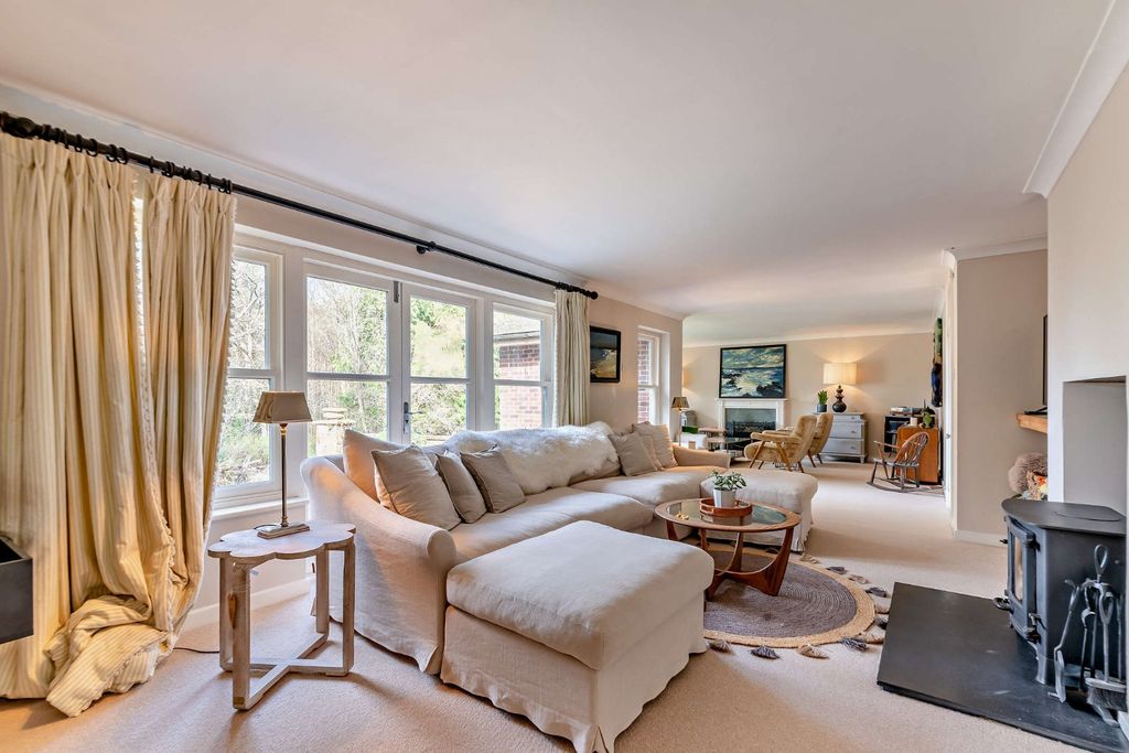 Additional image 10 of 6 bed detached house for saleHorris Hill, Newbury, Berkshire RG20