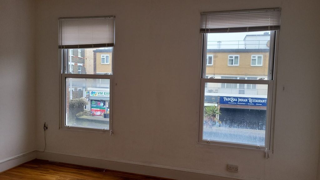 Property photo 1 of 2