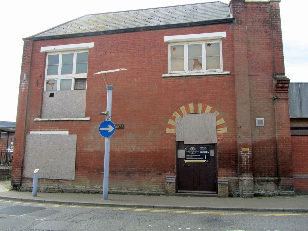 Property photo 2 of 5 2-4, Newhaven