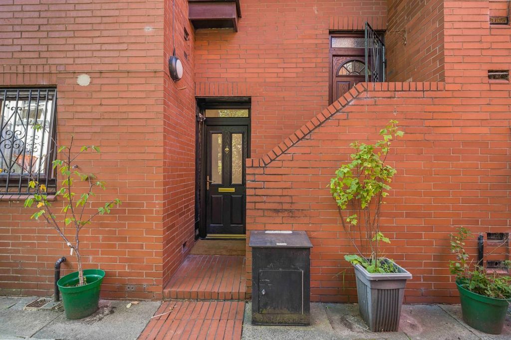 Property photo 2 of 26
