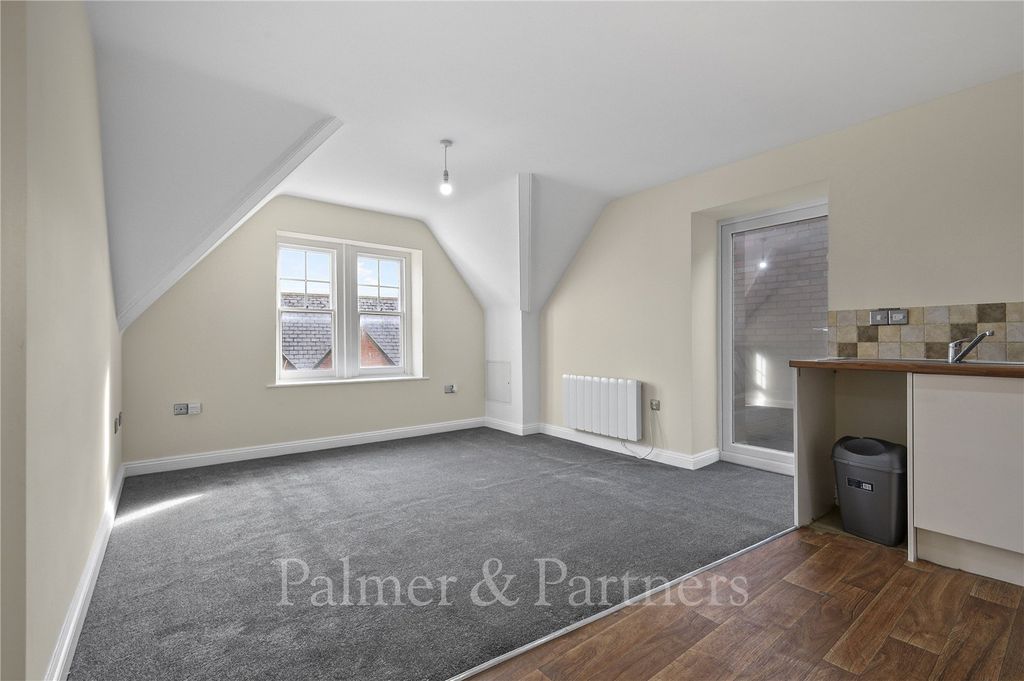 Property photo 2 of 6 Reception Area