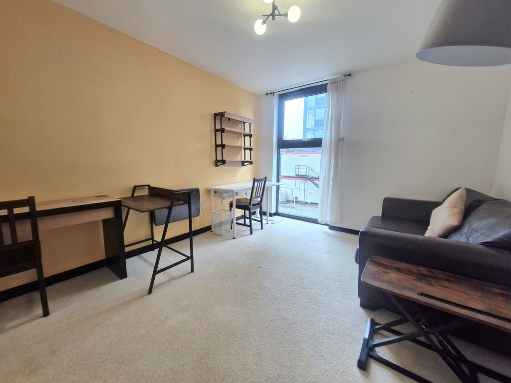 Property photo 2 of 7 Lounge