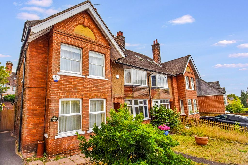 Property photo 1 of 31