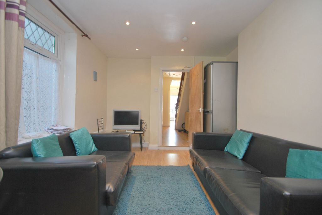 Property photo 2 of 12 Photo 10