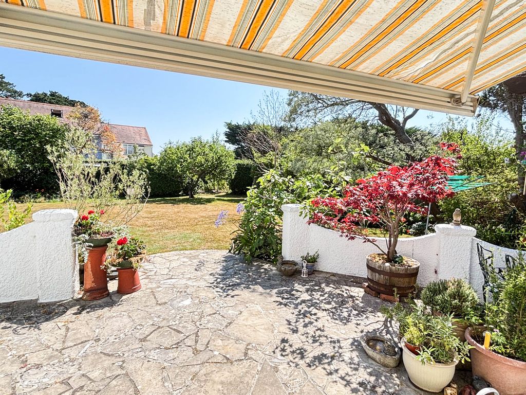 Property photo 2 of 27