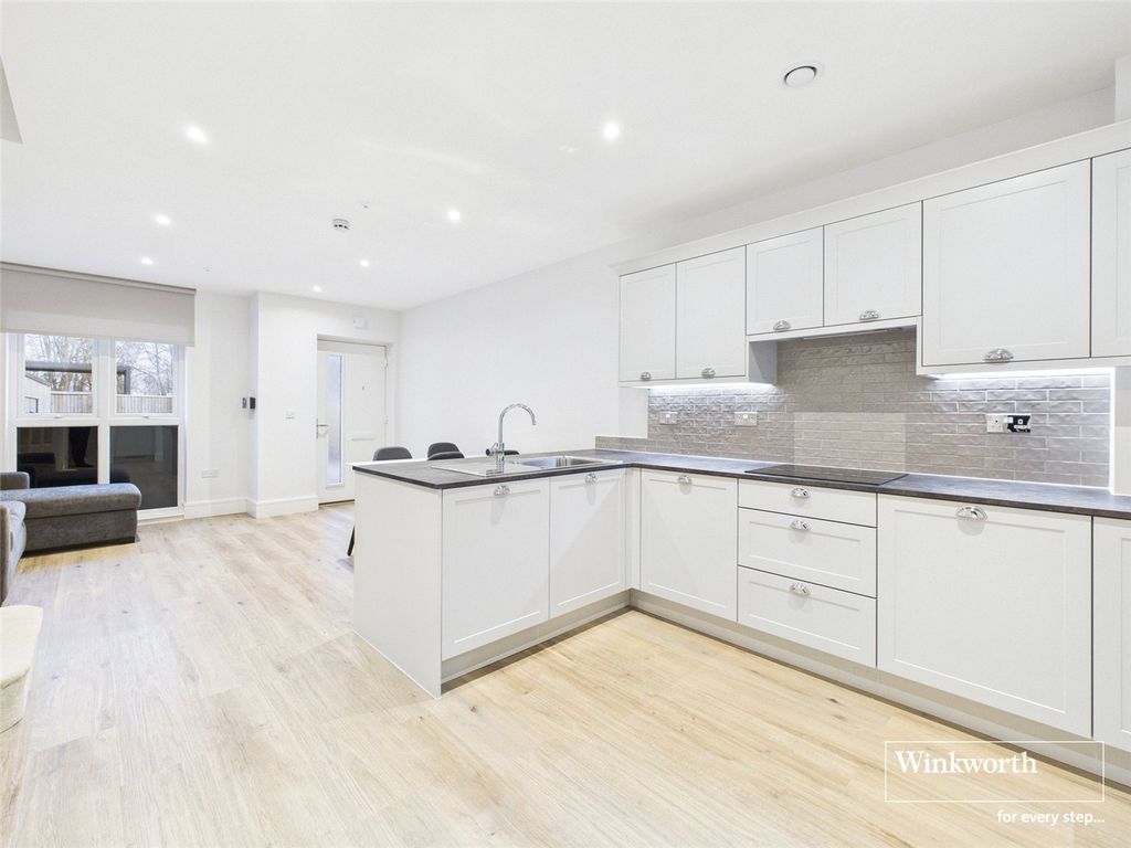 Property photo 2 of 17 Picture No. 12