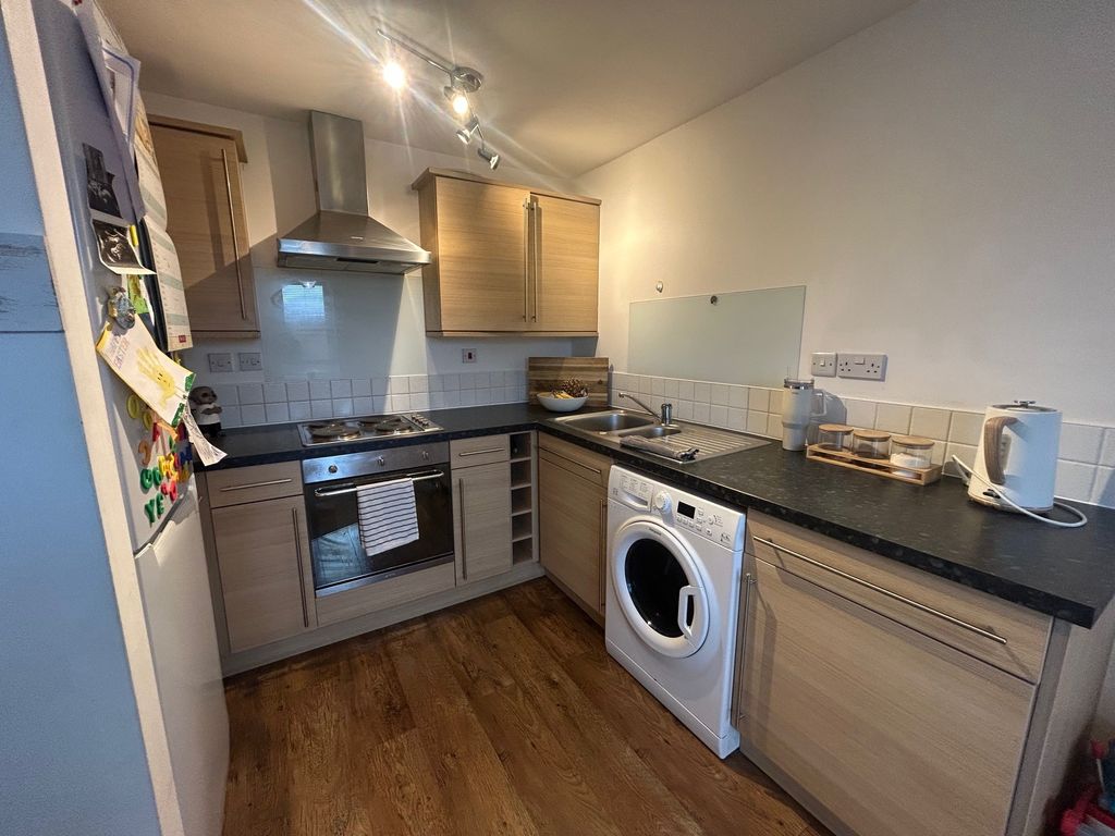 Property photo 2 of 8