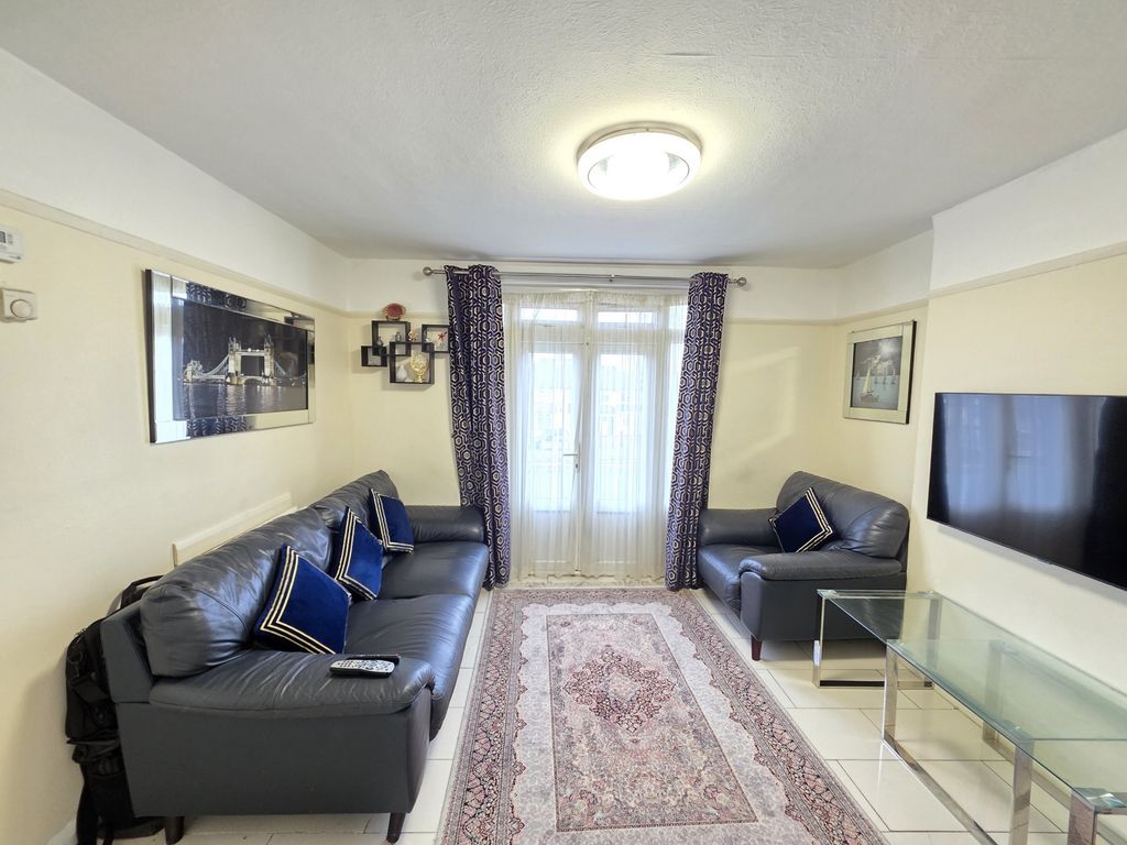 Property photo 2 of 12 Photo 9