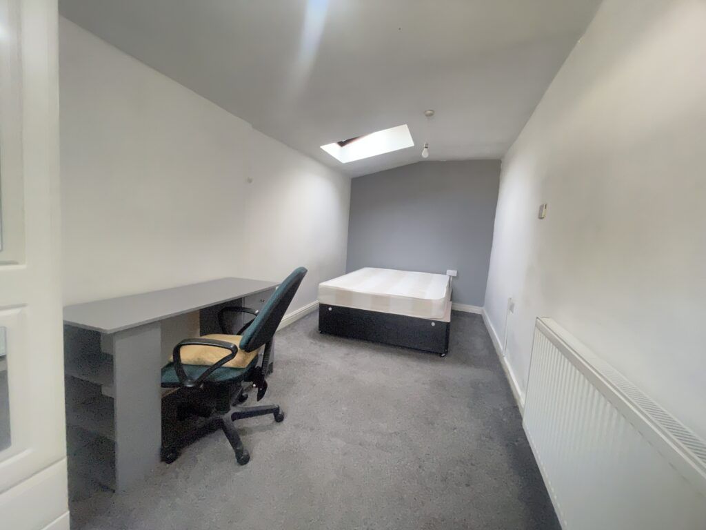 Property photo 3 of 6