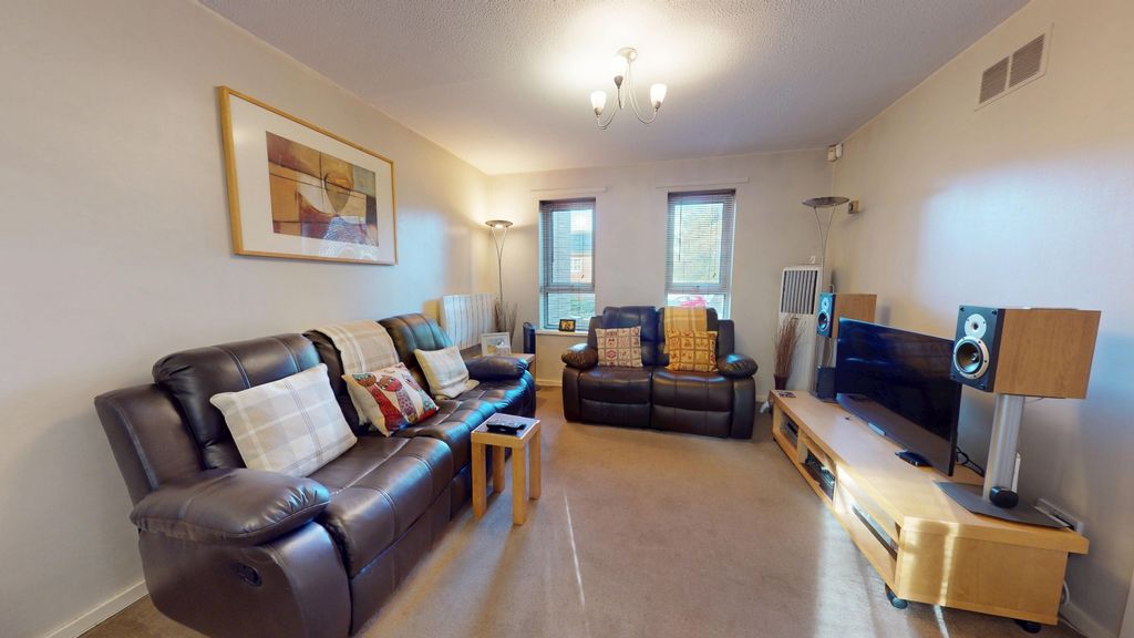 Property photo 2 of 12 Lounge