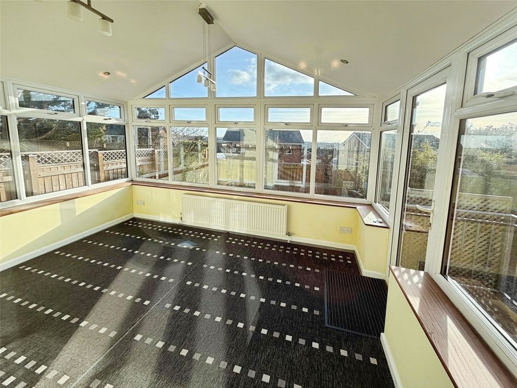 Property photo 3 of 11 Conservatory