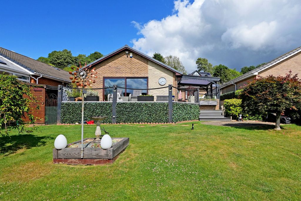 Property photo 1 of 30