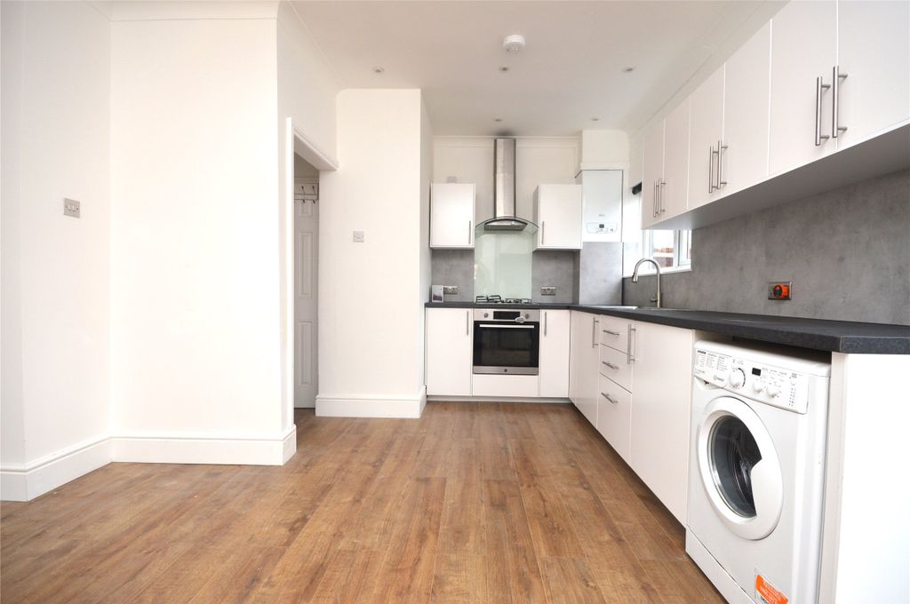 Property photo 3 of 16 Picture No. 02