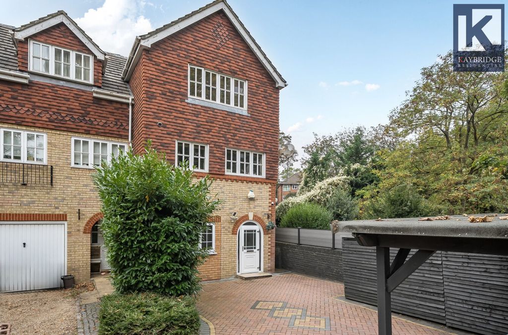 Property photo 1 of 23