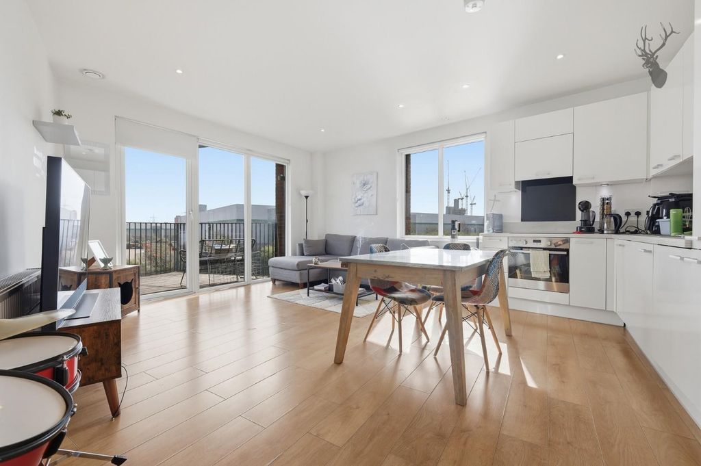 Property photo 2 of 15