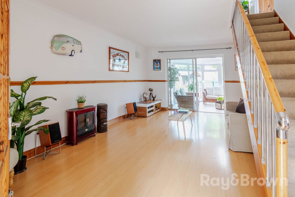 Property photo 2 of 39