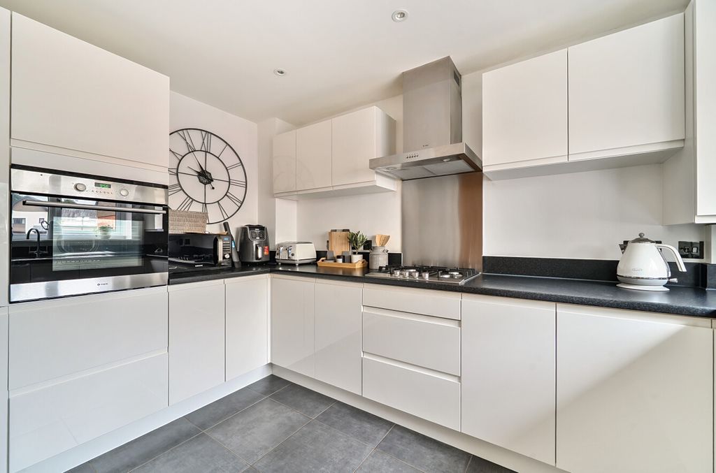 Property photo 2 of 15 Kitchen